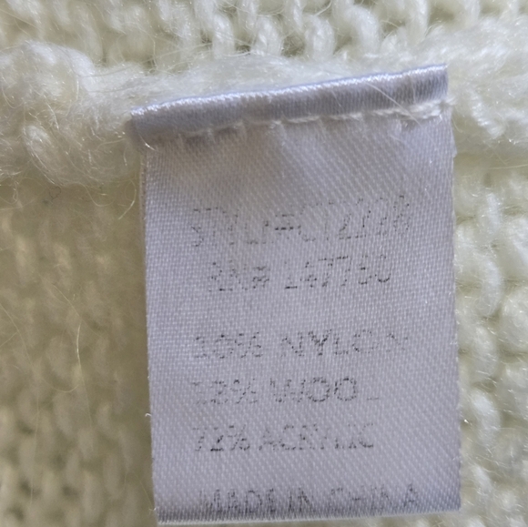 CEZELE "ROCK" Cream Wool Blend Knit Realxed Fit V Neck Sweater. Size Medium - Picture 12 of 14